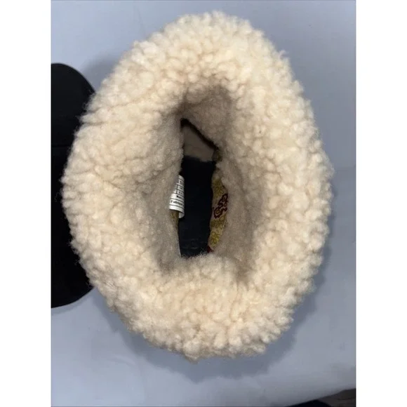 UGG Women 7 Carnegie Shearling Winter Ankle Boot Wedge 1001317 Nubuck Black Stud - Picture 9 of 15